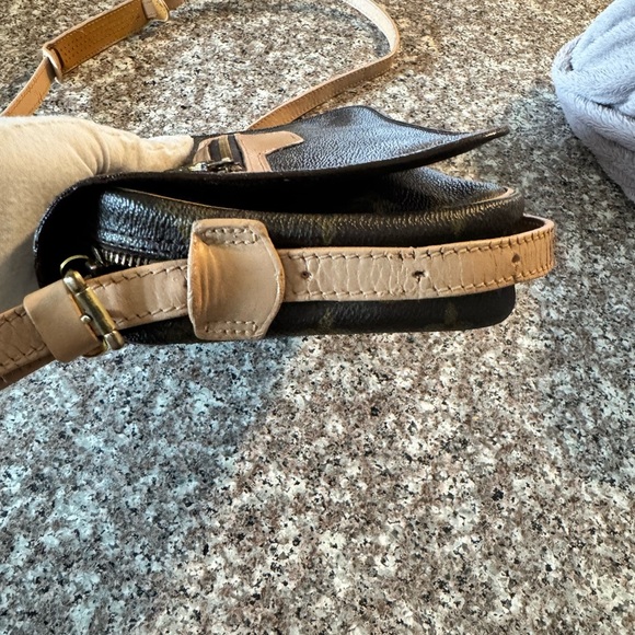 Louis Vuitton authentic 
LV Monogram Vintage Crossbody bag - Picture 8 of 17